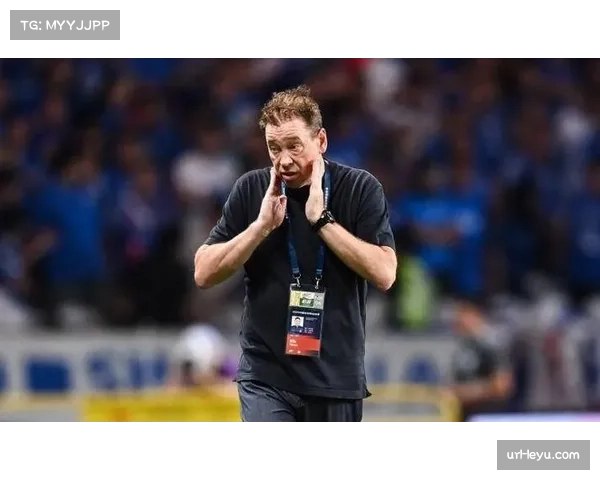 海港主场迎来范德萨观战,传奇门将赛前亮相助阵